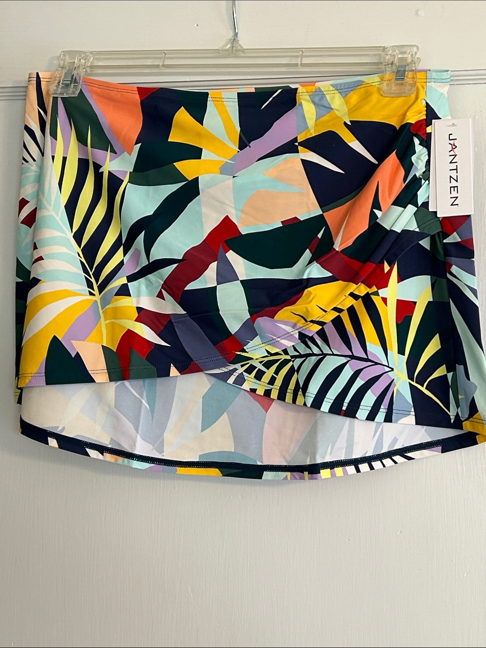 Jantzen cover up skirt. New in package. Size 16